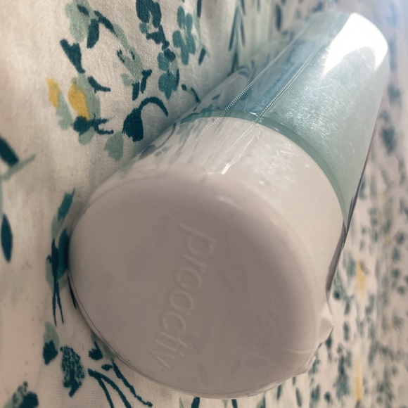 Proactiv Bundle UNUSED UNTESTED UNOPENED - Picture 4 of 9